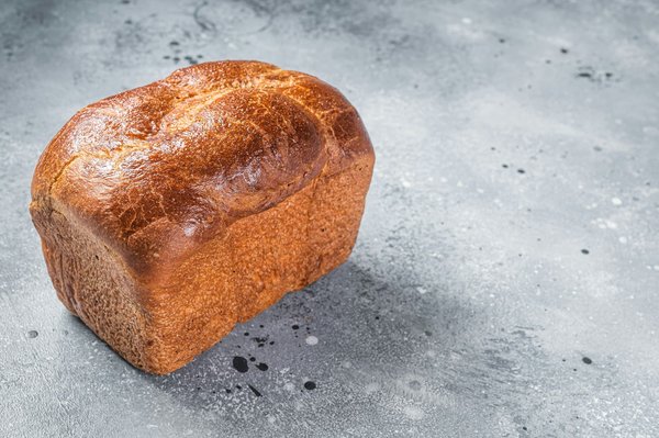 Quelles sont les étapes pour réaliser une pâte à brioche filante et moelleuse ?