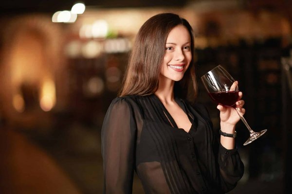 Comment organiser une soirée de dégustation de cidres artisanaux dans un bar breton?