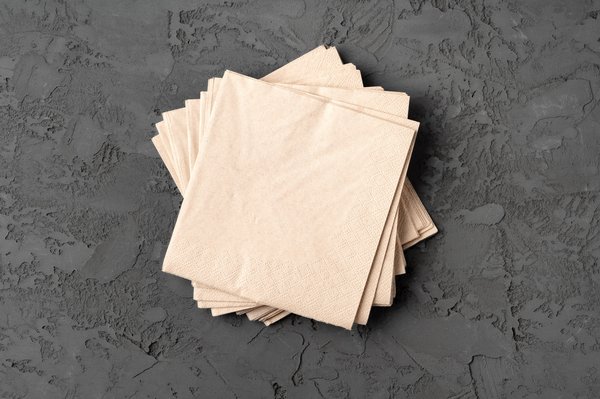 Serviettes de table papier pas cher : style et économie assurés